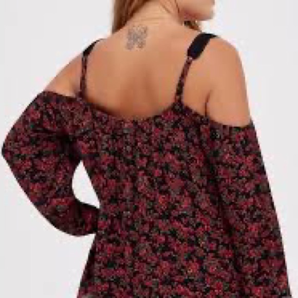 Red floral lace - torrid size 2X - Picture 4 of 5